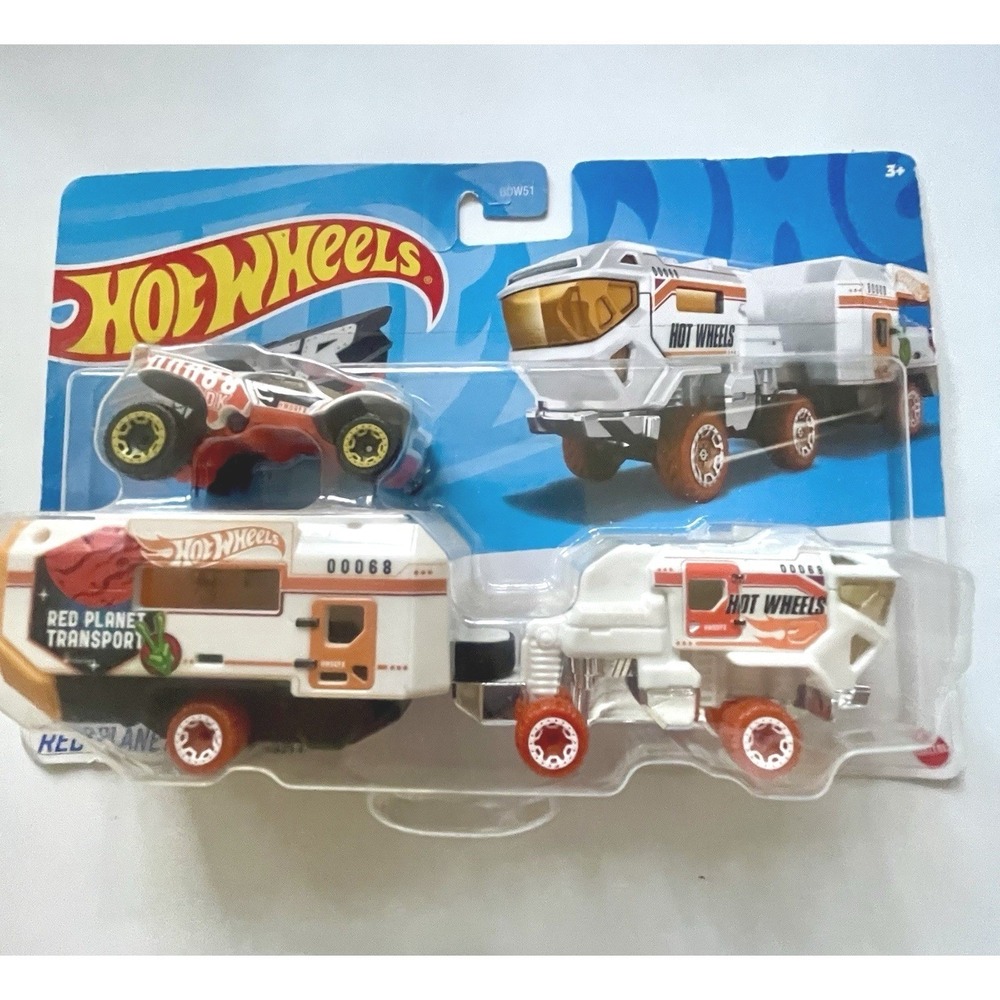 Hot Wheels Red Planet Transport Super Rigs 1:64 Transporter Vehicle With Car